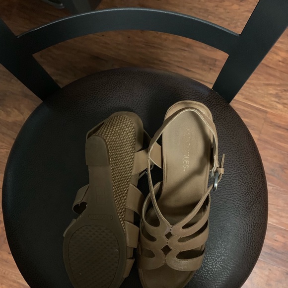 Sandals - Picture 3 of 4